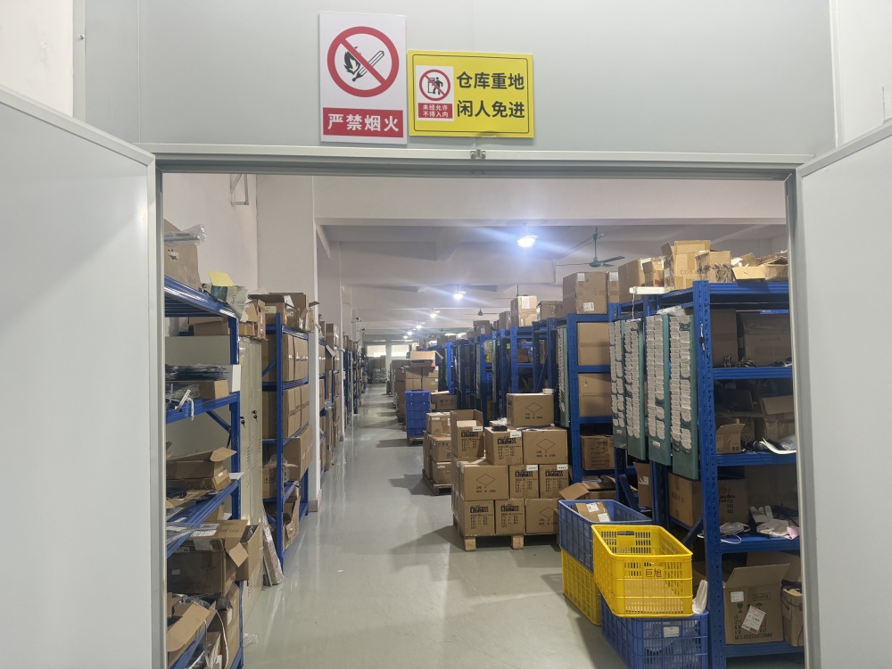 巨旭照明产线一角